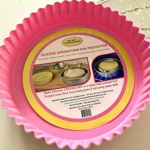 Brand New Silicone Springform Pan Protector